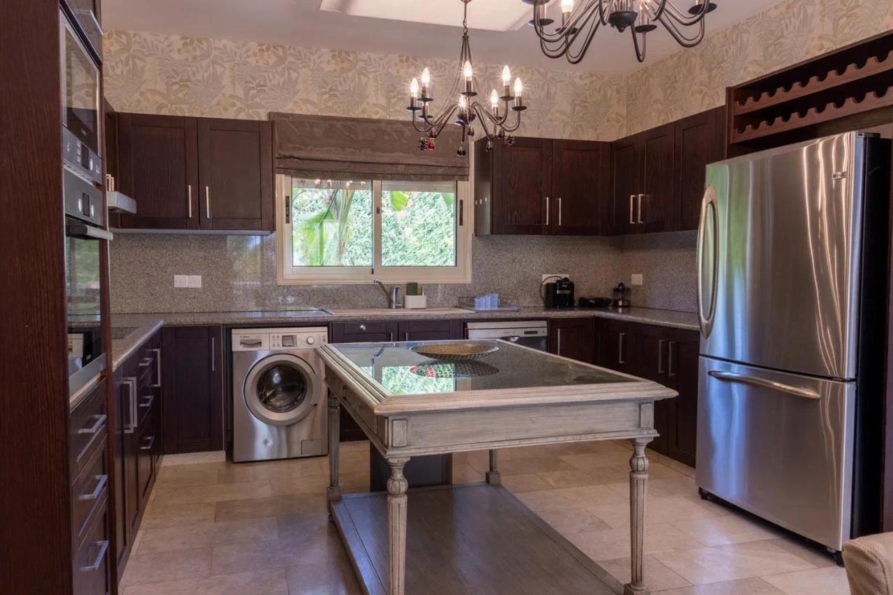 Seaview 6 Bedroom Villa & Private Pool 레메소스 외부 사진